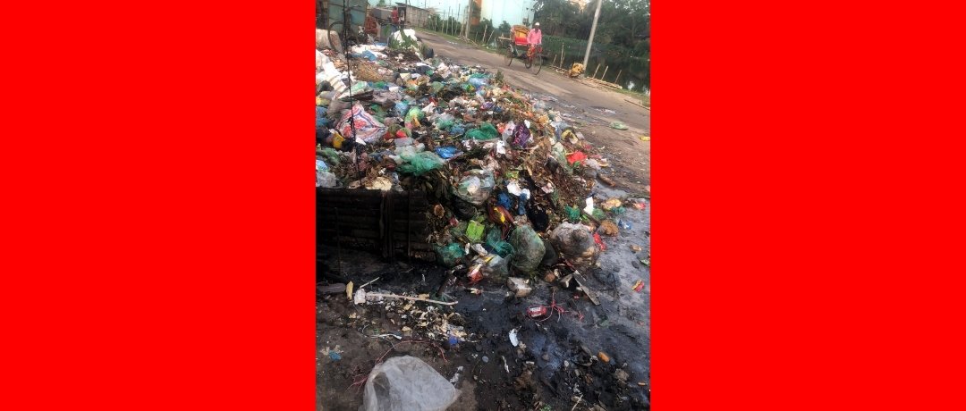 সিসিকের ২৩নং ওয়ার্ডে খোলা জায়গায় ময়লার স্তূপ, দুর্গন্ধ ও স্বাস্থ্য ঝুঁকি
