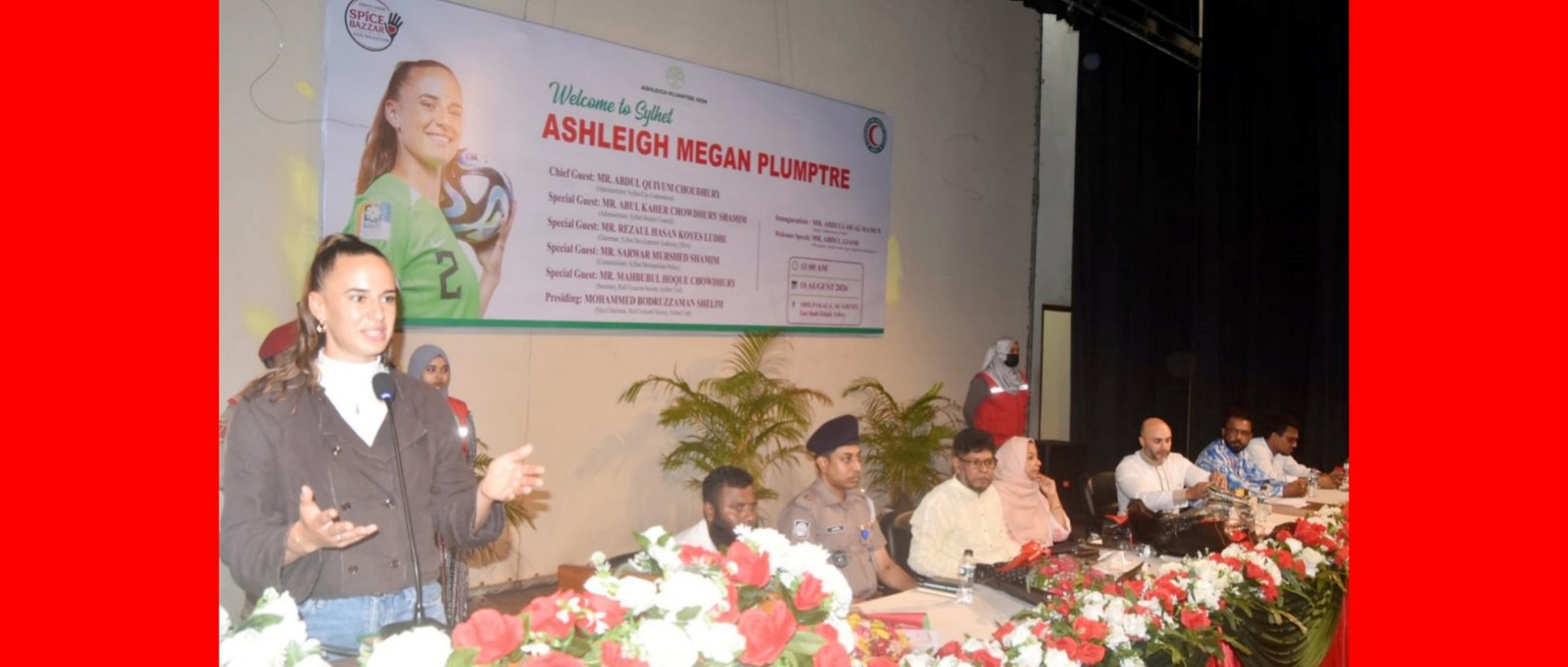 সিলেটে সংবর্ধিত আন্তর্জাতিক নারী ফুটবলার অ্যাশলি মেগান প্লামট্রি