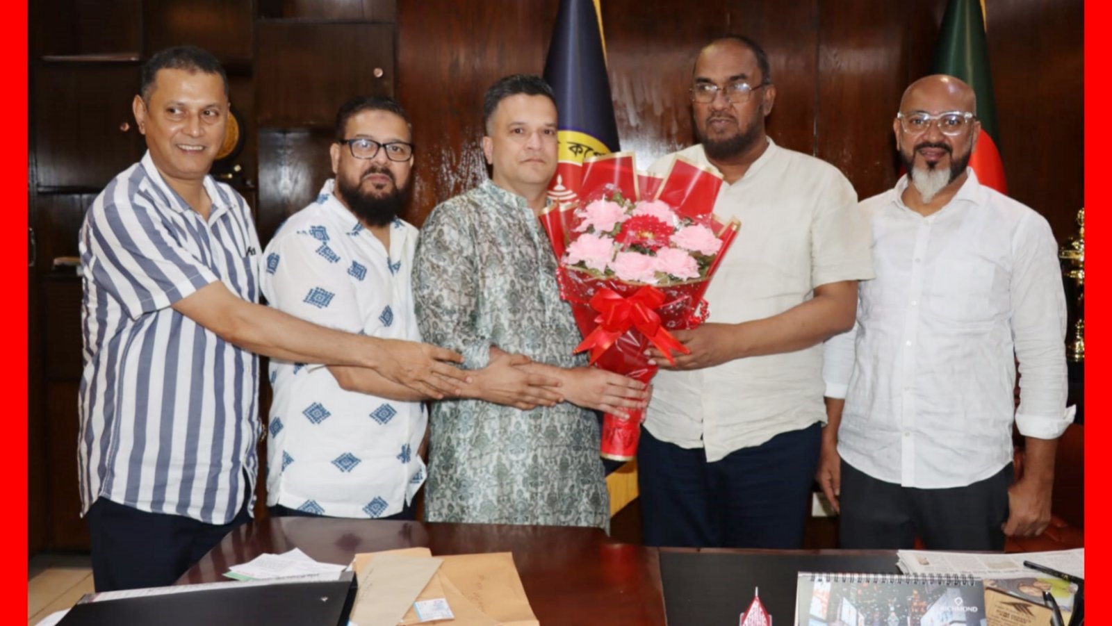 যুক্তরাজ্য যুবদল নেতা নাসিম আহমেদর সিসিক প্রশাসক আব্দুল কাইয়ুম চৌধুরীর সাথে সৌজন্য সাক্ষাৎ