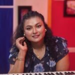 সুরের প্লাবনে দর্শক-শ্রোতার হৃদয়পাড়া রাঙাতে চান বিথী -সজল ঘোষ