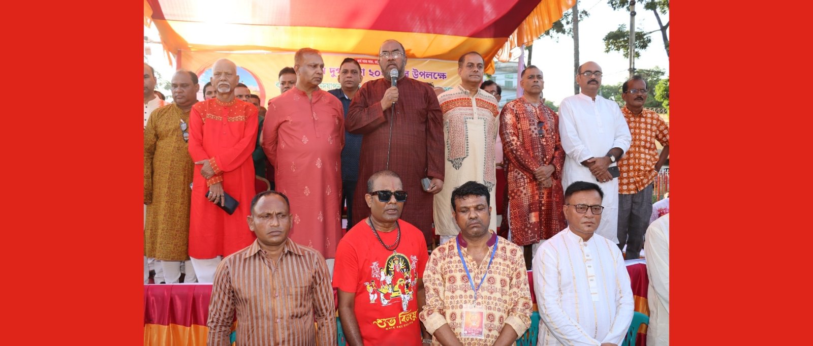 প্রতিমা বিসর্জনের মধ্য দিয়ে দুর্গাপূজার আনুষ্ঠানিক সমাপ্তি